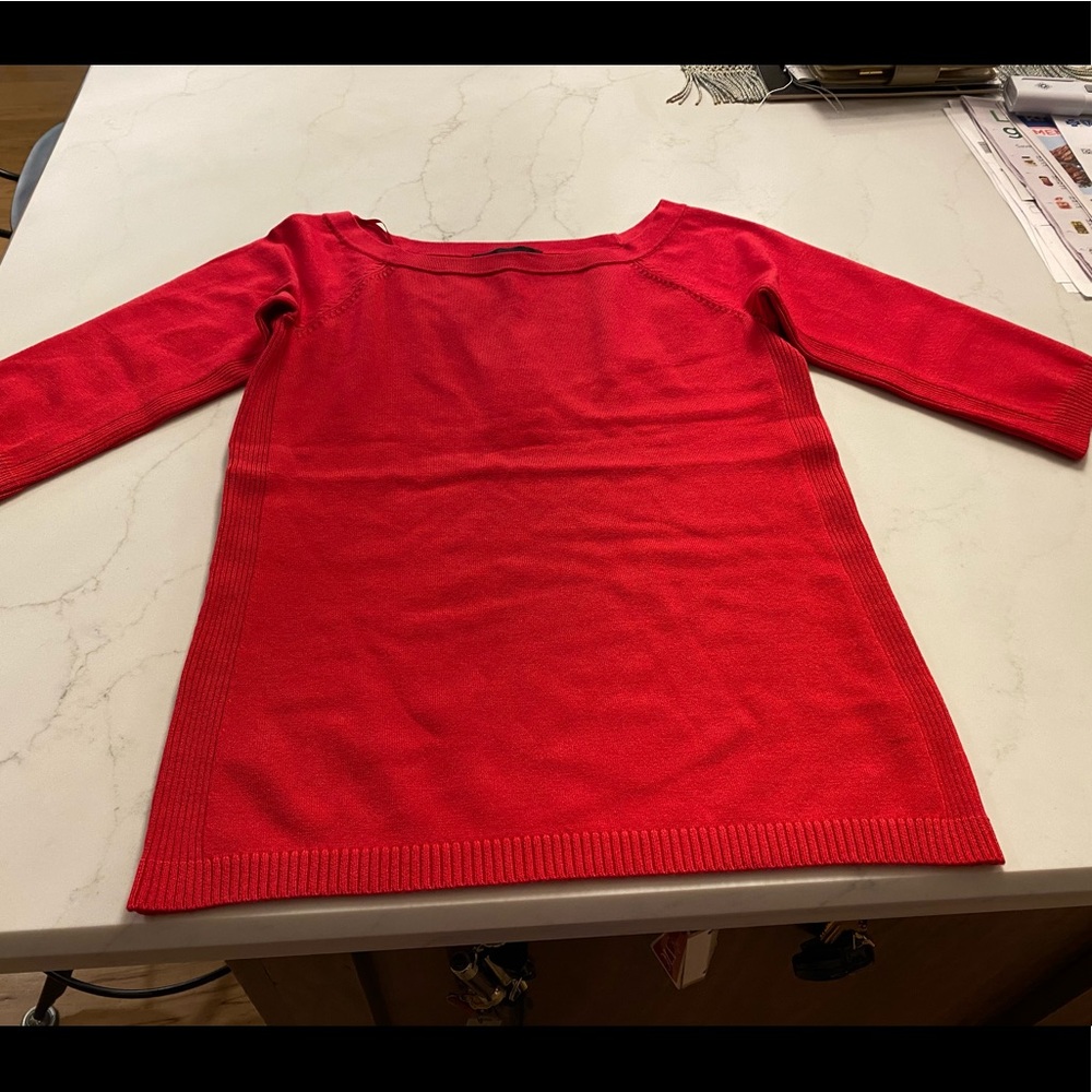 New 525 America raspberry red knit top pullover
